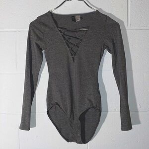 Long Sleeve Crisscross V-neck Bodysuit 🤎🩶